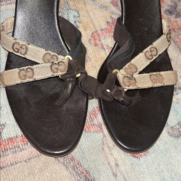 Gucci Black and Tan Sandals - Picture 2 of 6